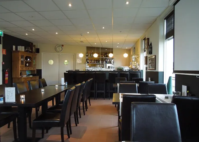 Tussen De Diepen
