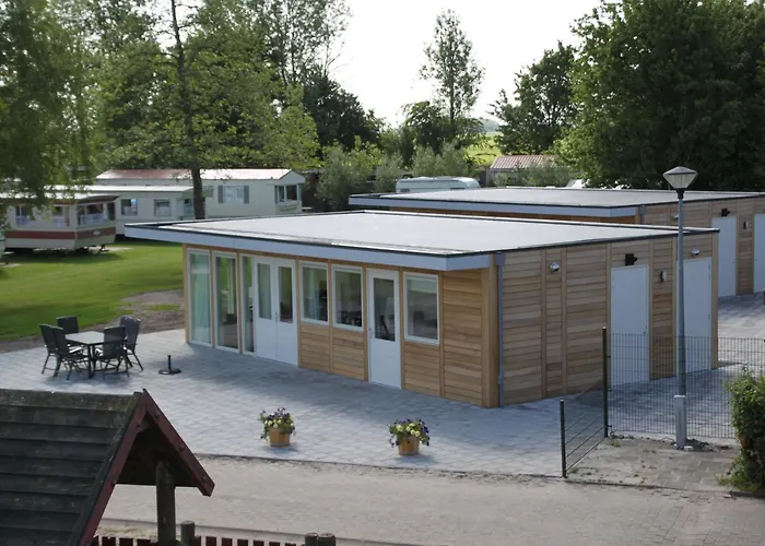 Tussen De Diepen